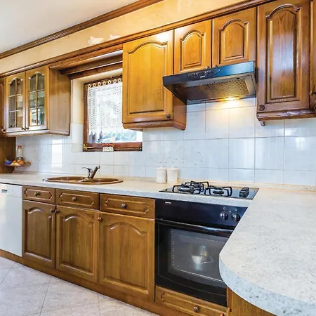 Amazing In With Kitchen Semesterbostad Jurdani