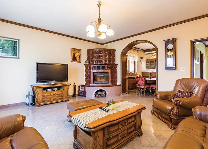 3 Bedroom Amazing In Dom wakacyjny Jurdani
