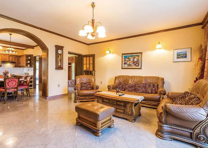 3 Bedroom Amazing In Jurdani