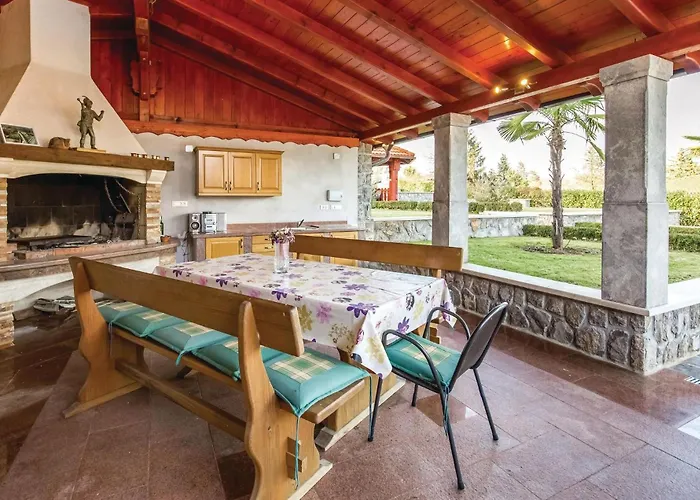 3 Bedroom Amazing In Dom wakacyjny *