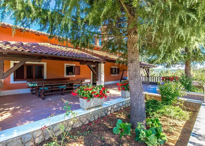 3 Bedroom Amazing In Dom wakacyjny Jurdani