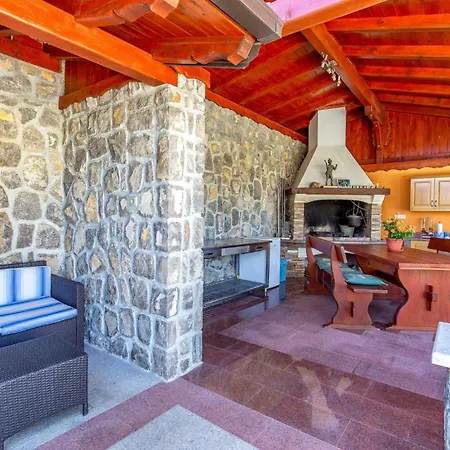 Σπίτι διακοπών 3 Bedroom Amazing In Jurdani