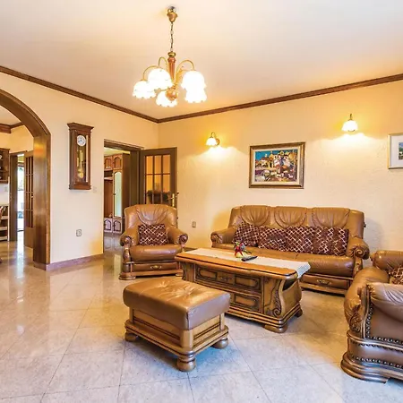 3 Bedroom Amazing In Jurdani