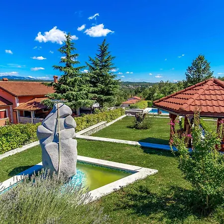 Σπίτι διακοπών 3 Bedroom Amazing In *