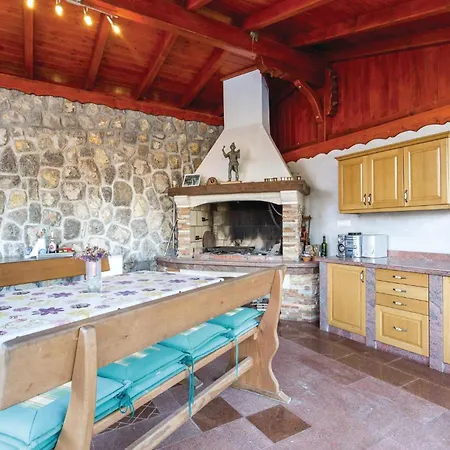 Σπίτι διακοπών 3 Bedroom Amazing In Jurdani