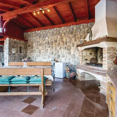 3 Bedroom Amazing In Σπίτι διακοπών Jurdani